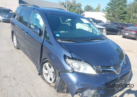 2020 Toyota Sienna Le z USA, uszkodzony, nr VIN 5TDKZ3DCXLS024652